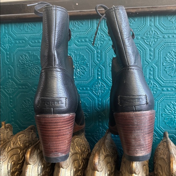 Black Leather Sorel and Wood Wedged Lace up Booties - Picture 4 of 6